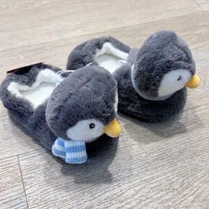 New Toddler Wondershop Gray Plush Slippers Size Small